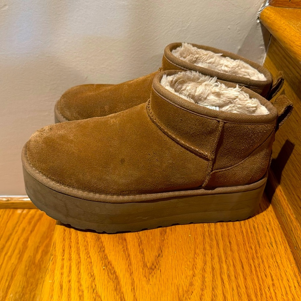 Uggs Platform Mini’s